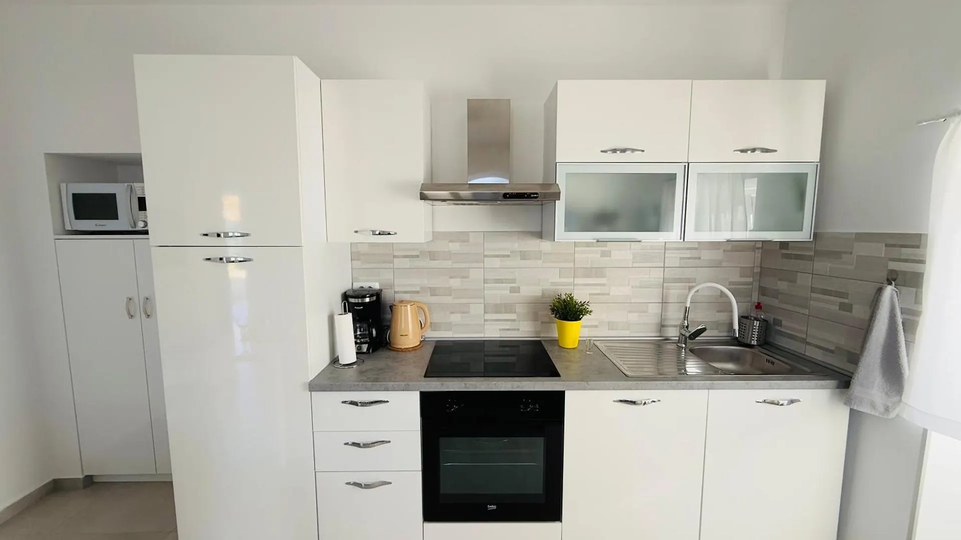 Apartment Erika - For 2 Near The Beach Pula