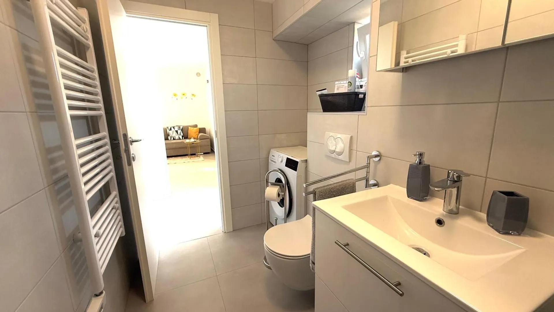 Apartment Erika - For 2 Near The Beach Pula