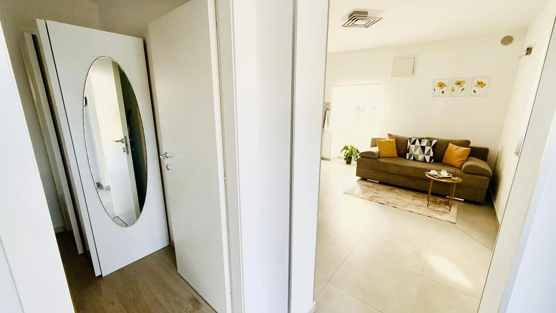 Apartment Erika - For 2 Near The Beach Pula